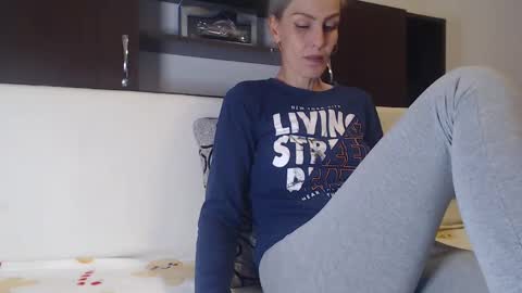 AshlineKatte online show from 09/26/25, 06:23