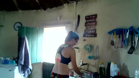 Snapshot of hornyhippies0080 chatting on 09/20/25, 06:25 Nix  D online show from 09/20/25, 06:25