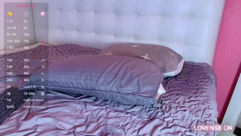 Snapshot of hornyhousekeeper_ chatting on 12/18/24, 05:00 Valentina online show from 12/18/24, 05:00