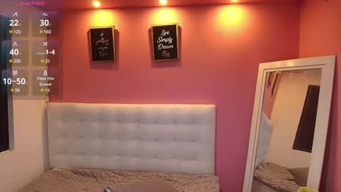 Snapshot of hornyhousekeeper_ chatting on 01/16/25, 12:53 Valentina online show from 01/16/25, 12:53