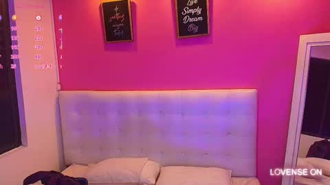 Snapshot of hornyhousekeeper_ chatting on 02/09/25, 12:19 Valentina online show from 02/09/25, 12:19