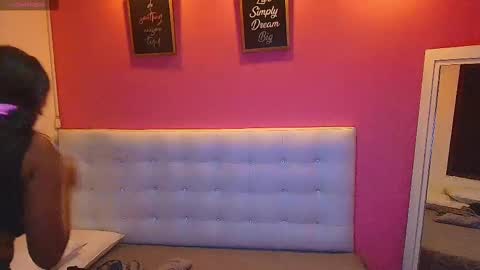 Snapshot of hornyhousekeeper_ chatting on 02/25/25, 12:24 Valentina online show from 02/25/25, 12:24