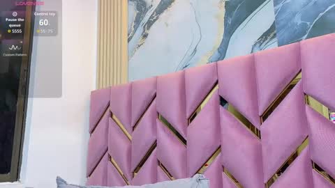 Snapshot of hornyhousekeeper_ chatting on 09/30/25, 12:32 Valentina online show from 09/30/25, 12:32