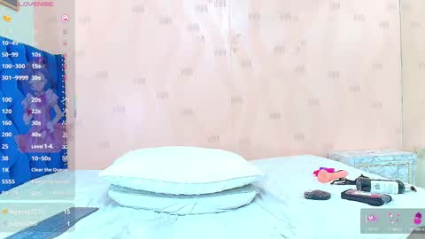 Snapshot of hornylatimommy chatting on 02/12/25, 05:37 Natasha online show from 02/12/25, 05:37