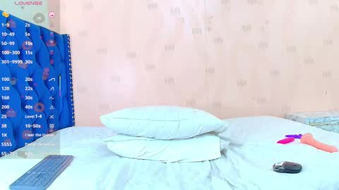 Snapshot of hornylatimommy chatting on 02/13/25, 12:24 Natasha online show from 02/13/25, 12:24