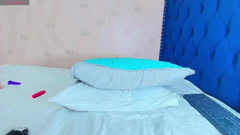 Snapshot of hornylatimommy chatting on 02/18/25, 02:16 Natasha online show from 02/18/25, 02:16