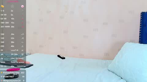Snapshot of hornylatimommy chatting on 02/25/25, 10:07 Natasha online show from 02/25/25, 10:07
