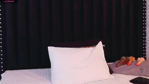 Natasha  online show from 03/25/26, 08:04