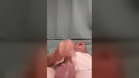 hornyman6942842 online show from 08/06/26, 07:43