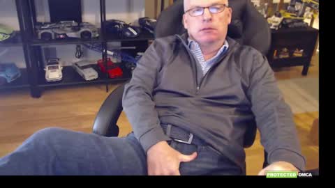 Snapshot of hornynthick70 chatting on 12/17/25, 12:16 hornynthick70 online show from 12/17/25, 12:16