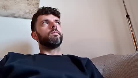 Snapshot of hornypeter1987 chatting on 12/17/24, 09:39 Hornypeter online show from 12/17/24, 09:39