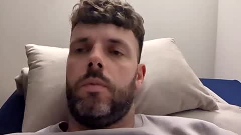 Snapshot of hornypeter1987 chatting on 10/22/25, 08:08 Hornypeter online show from 10/22/25, 08:08