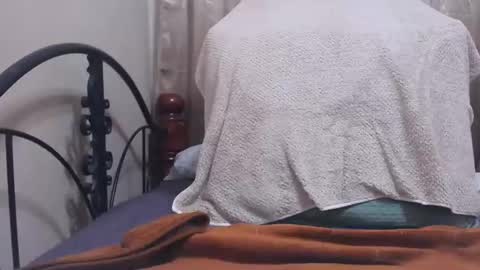 Snapshot of hornypinay69 chatting on 12/05/25, 12:08 Tyla online show from 12/05/25, 12:08