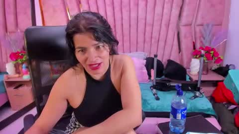Snapshot of hornyskinny26 chatting on 07/12/26, 06:48 hornyskinny26 online show from 07/12/26, 06:48