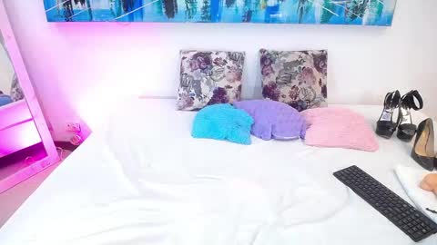 LILY online show from 04/16/26, 09:39