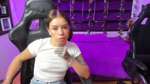 hornyy mom online show from 02/05/25, 12:17