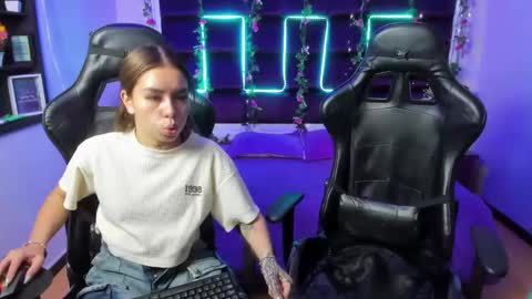 hornyy mom online show from 02/08/25, 01:44