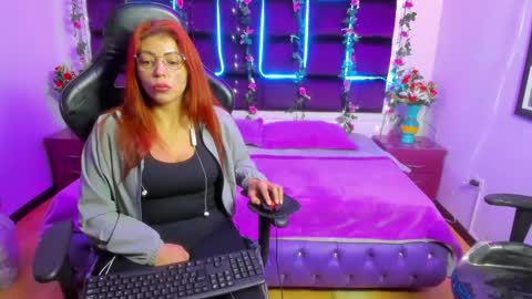 hornyy mom online show from 02/25/25, 12:03