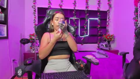 hornyy mom online show from 09/13/25, 01:55