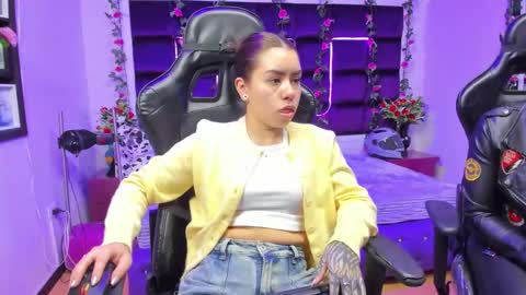 hornyy mom online show from 09/20/25, 01:23