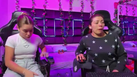 hornyy mom online show from 10/10/25, 01:21