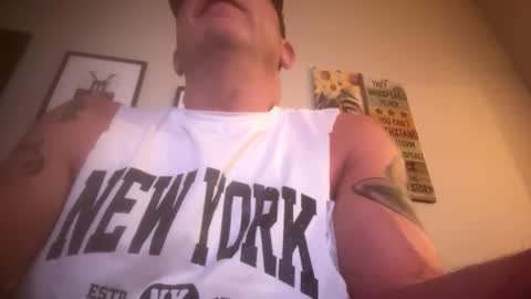 Snapshot of hoss43040 chatting on 09/09/25, 12:21 hoss43040 online show from 09/09/25, 12:21