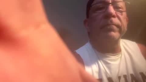 Snapshot of hoss43040 chatting on 09/21/25, 09:16 hoss43040 online show from 09/21/25, 09:16