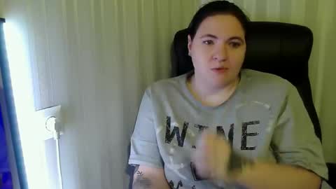 Snapshot of hot2panthers chatting on 11/19/25, 12:43 hot2panthers online show from 11/19/25, 12:43