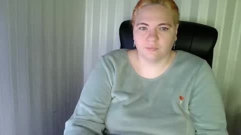 Snapshot of hot2panthers chatting on 12/18/25, 07:36 hot2panthers online show from 12/18/25, 07:36