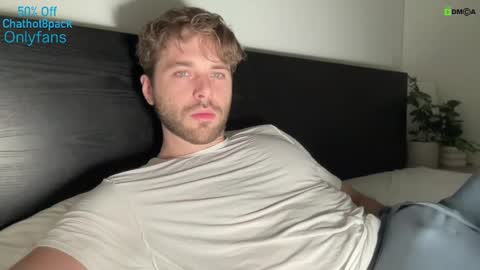 Snapshot of hot8pack01 chatting on 12/12/24, 05:20 Edward aka Wolf online show from 12/12/24, 05:20