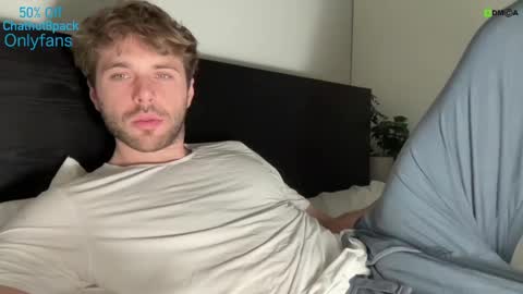 Snapshot of hot8pack01 chatting on 01/09/25, 09:58 Edward aka Wolf online show from 01/09/25, 09:58