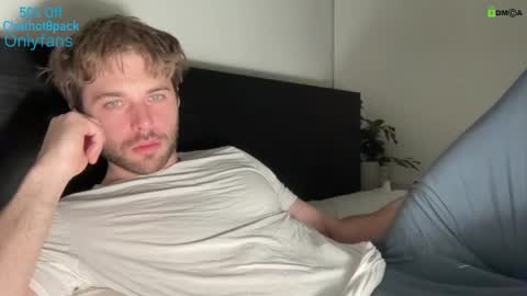 Snapshot of hot8pack01 chatting on 01/13/25, 11:38 Edward aka Wolf online show from 01/13/25, 11:38