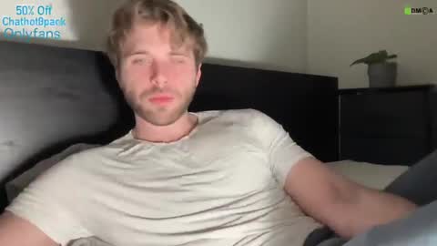 Snapshot of hot8pack01 chatting on 01/31/25, 04:03 Edward aka Wolf online show from 01/31/25, 04:03