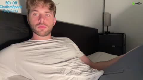 Snapshot of hot8pack01 chatting on 09/12/25, 09:04 Edward aka Wolf online show from 09/12/25, 09:04