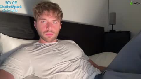 Snapshot of hot8pack01 chatting on 09/23/25, 08:34 Edward aka Wolf online show from 09/23/25, 08:34