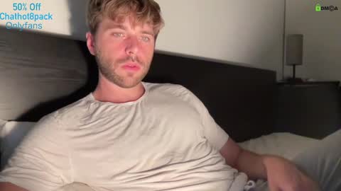 Snapshot of hot8pack01 chatting on 10/03/25, 07:44 Edward aka Wolf online show from 10/03/25, 07:44