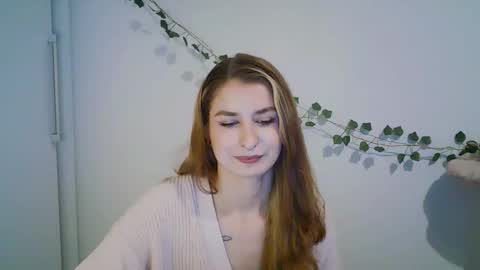 Snapshot of hot_1nina chatting on 02/13/26, 07:37 NINA online show from 02/13/26, 07:37