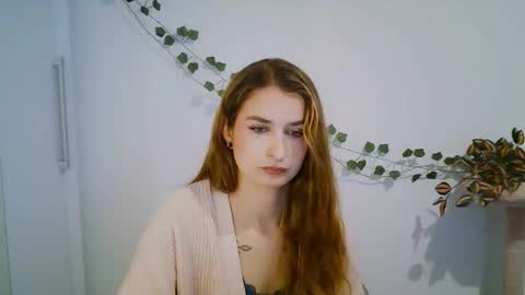 Snapshot of hot_1nina chatting on 02/17/26, 07:38 NINA online show from 02/17/26, 07:38
