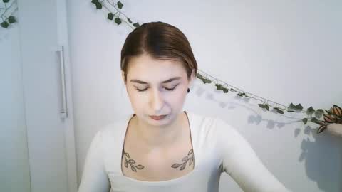 Snapshot of hot_1nina chatting on 02/19/26, 07:37 NINA online show from 02/19/26, 07:37