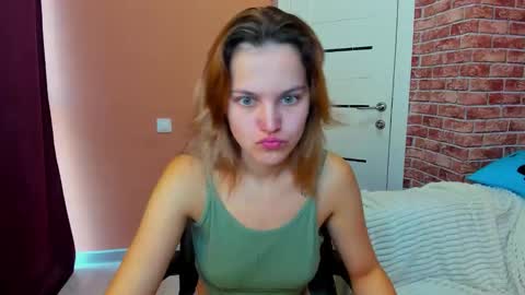 Snapshot of hot___jess chatting on 09/21/25, 02:57 Jessica online show from 09/21/25, 02:57