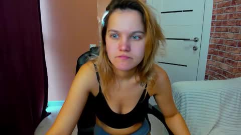 Snapshot of hot___jess chatting on 10/03/25, 03:58 Jessica online show from 10/03/25, 03:58