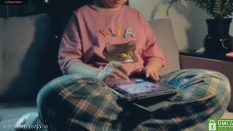 Snapshot of hot_babayaga chatting on 02/17/25, 11:44 online show from 02/17/25, 11:44