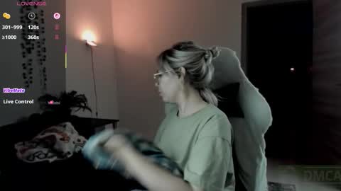 Snapshot of hot_babayaga chatting on 10/10/25, 09:36 online show from 10/10/25, 09:36