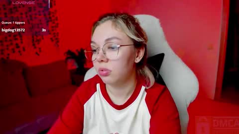 Snapshot of hot_babayaga chatting on 11/07/25, 02:39 online show from 11/07/25, 02:39