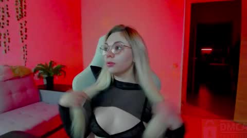 Snapshot of hot_babayaga chatting on 12/01/25, 06:57 online show from 12/01/25, 06:57