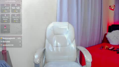 Snapshot of hot_beauty__ chatting on 01/16/25, 08:00 VALENTINA online show from 01/16/25, 08:00