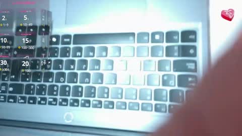 Snapshot of hot_beauty__ chatting on 05/29/26, 03:59 VALENTINA online show from 05/29/26, 03:59