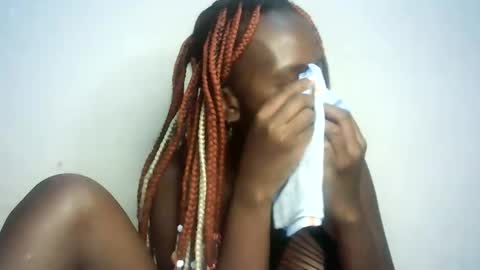 Snapshot of hot_berry2003 chatting on 01/16/25, 05:12 Millie online show from 01/16/25, 05:12