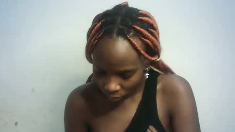 Snapshot of hot_berry2003 chatting on 01/19/25, 01:33 Millie online show from 01/19/25, 01:33