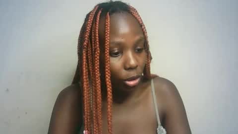 Snapshot of hot_berry2003 chatting on 01/25/25, 08:00 Millie online show from 01/25/25, 08:00